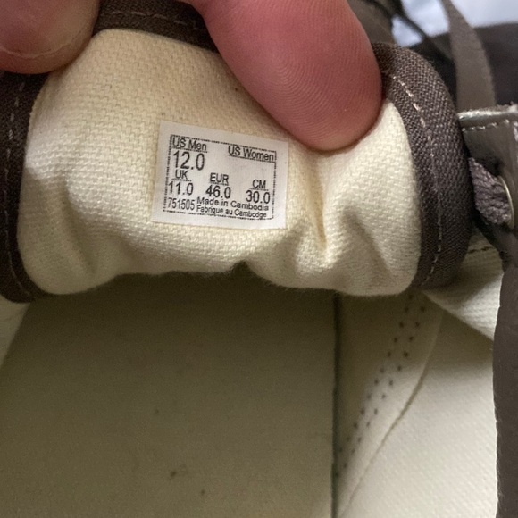 Vans - Picture 2 of 2